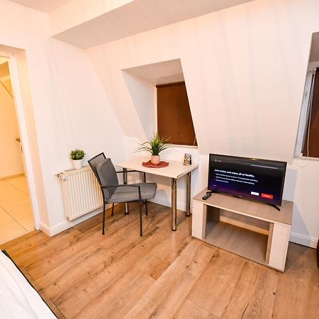 The Lincoln Suites - Central Shabbat Friendly Apartments 부쿠레슈티 외부 사진