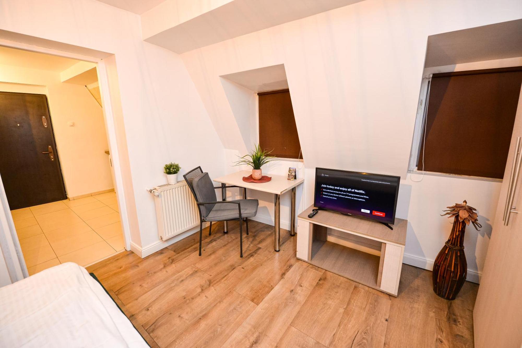 The Lincoln Suites - Central Shabbat Friendly Apartments 부쿠레슈티 외부 사진